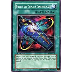 DP04-IT019 Differente Capsula Dimensionale comune 1a Edizione (IT) -NEAR MINT-