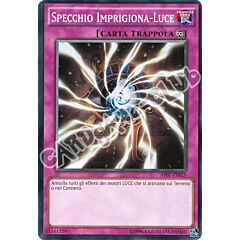 AP07-IT025 Specchio Imprigiona-Luce comune (IT) -NEAR MINT-
